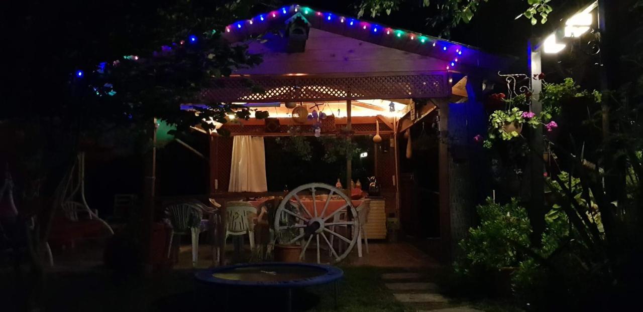 Akmonya Pansiyon Eriklice Exteriör bild